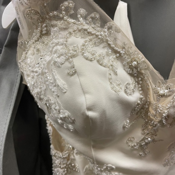 Madison James wedding dress - Picture 12 of 13